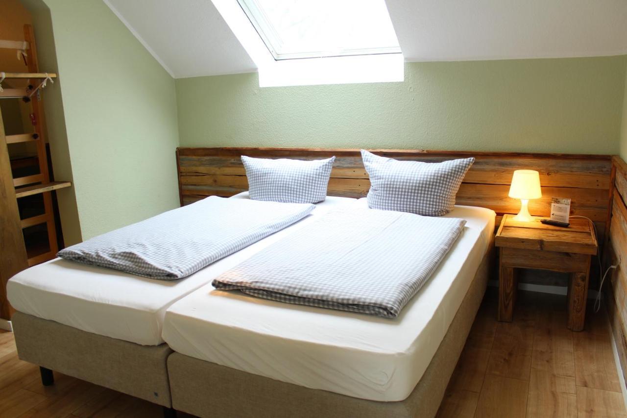 Haus Am Bach - Gemuetliche Pension 阿勒斯豪森 外观 照片