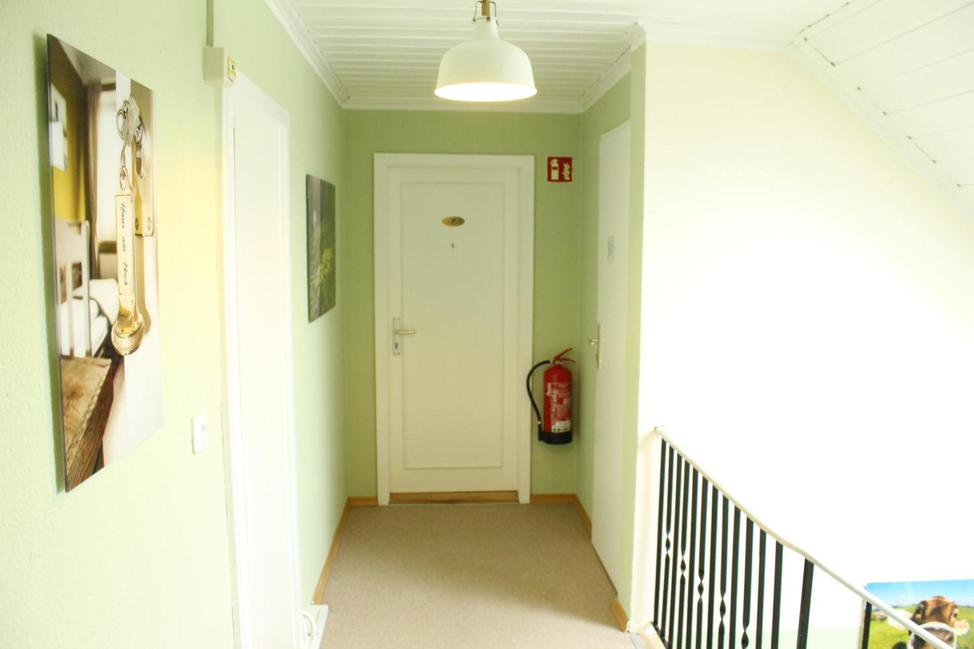 Haus Am Bach - Gemuetliche Pension 阿勒斯豪森 外观 照片