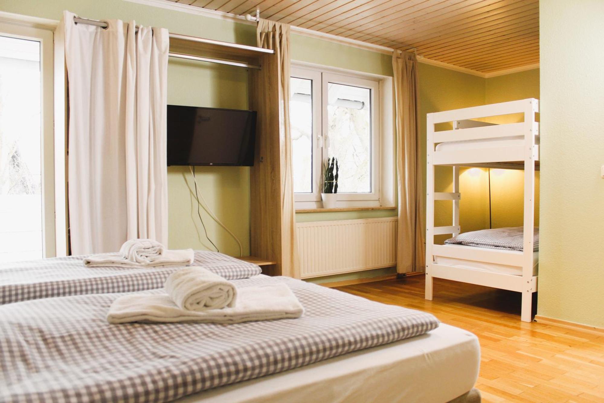 Haus Am Bach - Gemuetliche Pension 阿勒斯豪森 外观 照片