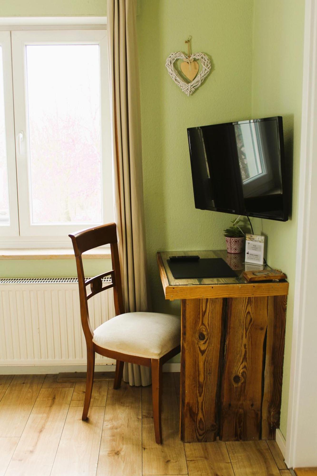 Haus Am Bach - Gemuetliche Pension 阿勒斯豪森 外观 照片
